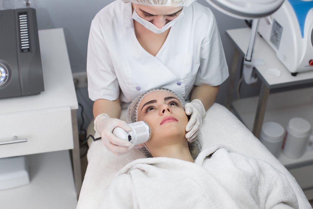 HIFU facial rejuvenation treatment stimulating collagen production